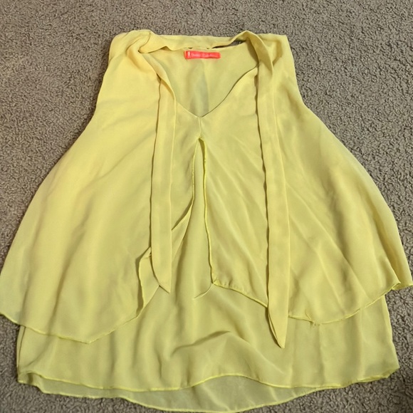 Flowey yellow chiffon top - Picture 1 of 3